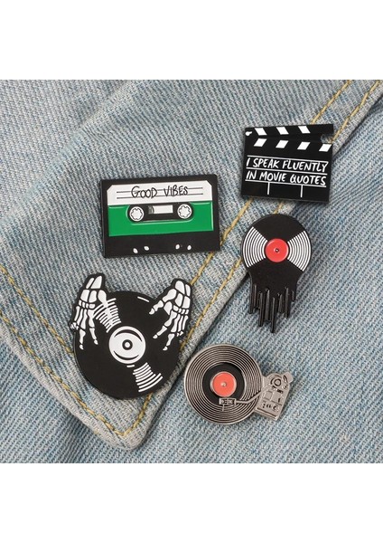 SXZ060 Müzik Kaseti Broş Müzik Aleti Piyano Gitar Radyo Müzik Sembolleri Plak Çalar Aksesuarları Broşlar Rozet Yaka Iğnesi (Yurt Dışından) fırsatları