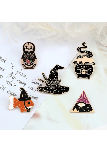 Stil 4 5 Stilleri Siyah Sihirli Emaye Pin Cadı Şapkası Goldfish Broş Kadın Erkek Ceket Antik Mısır Horus'un Gözü Yaka Pin Rozeti Takı (Yurt Dışından) indirimleri