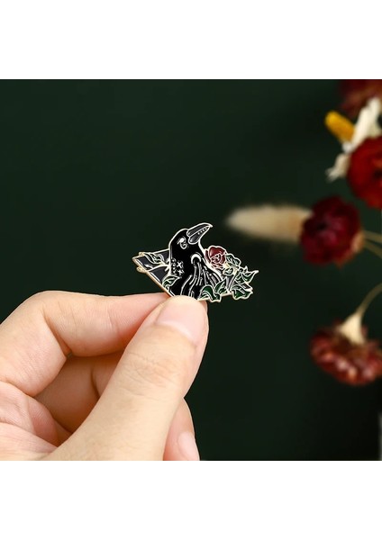 Style4 Karga Kuzgun Emaye Pin Özel Kuş Tüyü Ay Çiçekleri Broş Çanta Yaka Pin Punk Rozeti Gotik Takı Arkadaşlar Için Hediye (Yurt Dışından)