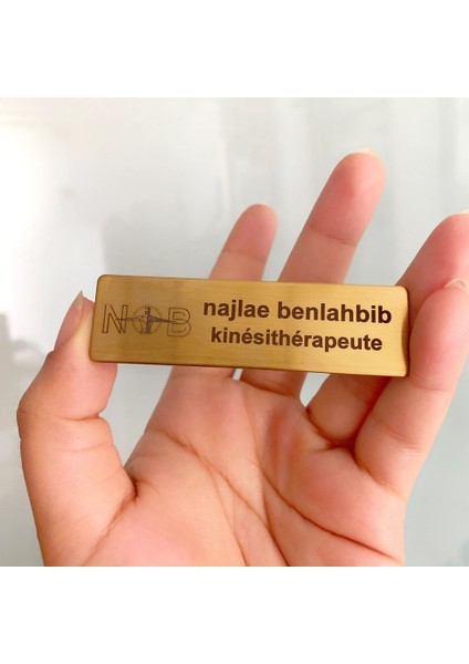 Özel Altın Wlp Paslanmaz Çelik Özel Ad Logo Rozetleri Broş Etiketi Kimlik Kapı Posta Kutusu Sanat Kişiselleştirilmiş Kimlik Pin 7*2 cm Aksesuarları (Yurt Dışından) indirimleri