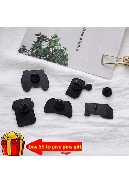 Stil 6 Retro Arcade Oyunu Emaye Pimleri Koleksiyonları Karikatür 90 S Gamepad Takı Broş Denim Gömlek Yaka Rozeti Yaka Arkadaşlar Hediyeler (Yurt Dışından) indirimleri
