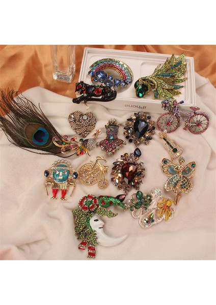 13 Büyüleyici Vintage Tavuskuşu Gökkuşağı Ayı Peri Broş Yeşil Kristal Barok Saray Korsaj Parlak Pin Rozetleri Parti Ziyafet Takı (Yurt Dışından)