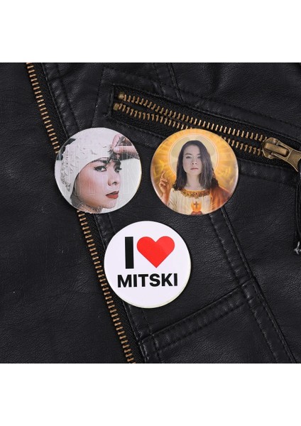 Stil 3 Mitski'yi Seviyorum Yumuşak Toka Pin Ünlü Şarkıcı Simge Şekil Yuvarlak Rozet Yaka Broş Yaka Pin Metal Arkadaşlar Için Hediye (Yurt Dışından) modelleri