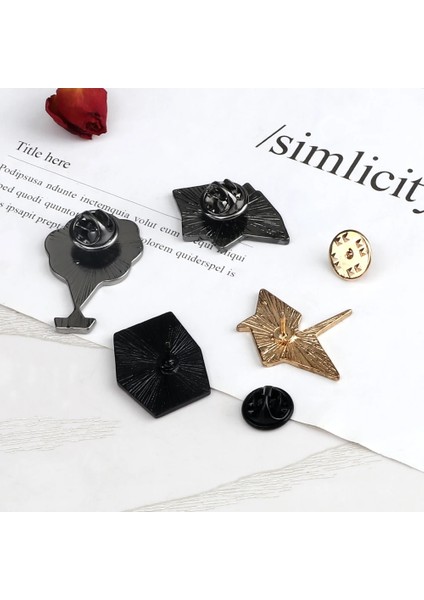 Origami 1 Eğlenceli Oyunlar Emaye Pimleri Sevimli Balon Palyaço Rubiks Küp Origami Vinç Çocuk Arkadaşlar Broş Kostüm Yaka Pin Rozeti Moda Takı (Yurt Dışından)