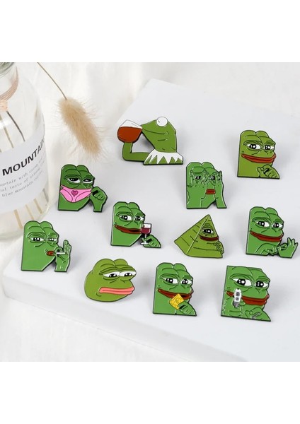 Stil-8 Karikatür Pepe Kurbağa Meme Emaye Pimleri Çekim Piramit Düşünme Içme 11 Stilleri Hayvan Broş Rozet Takı Arkadaşlar Için Hediye (Yurt Dışından) modelleri