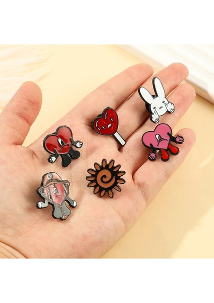 Charm Takı Yeni Kötü Tavşan Broş Yaratıcı Takı Kırmızı Kalp Rapçi Kötü Tavşan Emaye Pin Giyim Sırt Çantası Pimleri Aksesuarları Çocuklar Için Hediye (Yurt Dışından)