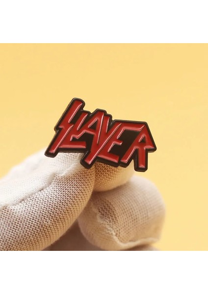 Stil 1 Kaya Slayer Broş Kırmızı Mektup Slayer Yaka Iğnesi Aksesuarları Unisex Elbise Çantası Denim Düğme Bandı Hayranları Arkadaş Hediyeler (Yurt Dışından) modelleri