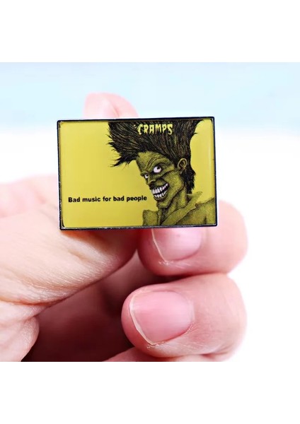 15 Yeni Yüksek Kalite Moda Rock Grubu Emaye Pin Pop Müzik Punk Rozeti Yaka Pin Arkadaşa Göndermek Fan Madalya Hediye Denim Ceket Broş (Yurt Dışından)