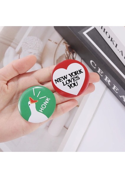 XZ7705 Teneke Yumuşak Düğme Pin Anime Eğlenceli Hayvan Kaz Kurbağa Kedi Uzaylı Kiraz Broş Şapka Çanta Yaratıcı Takı Hediye Yaka Rozeti 2023 (Yurt Dışından)