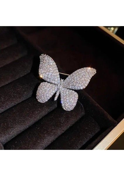09 Moda Yeni Kelebek Taklidi Broş Iğneler Kadınlar Için Zarif Düğün Ziyafet Hediye Giyim Aksesuarları Yaka Iğnesi (Yurt Dışından) indirimleri