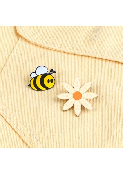 Çiçek Sevimli Arı Çiçek Emaye Pin Komik Krizantem Petal Broş Kadın Kot Ceket Yaka Pin Rozeti Takı Arkadaşa Hediye Yeni Varış (Yurt Dışından)