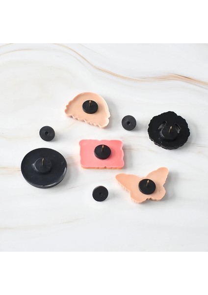 PIN-XH-312-06 1 Adet Sıcak Satıcı Popüler Şarkıcı Pvc Broş Demir Pin Karol G Kızıl Saç Emaye Sırt Çantası Pin Takı Aksesuarları Hayranları Hediyeler Için (Yurt Dışından)