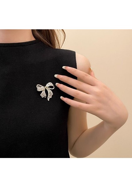 22 Bling Papyon Cz Zirkon Taklidi Broş Pins Kadınlar Için Lüks Parlak Kristal Takım Elbise Elbise Aksesuarları Parti Hediyeler (Yurt Dışından) fırsatları