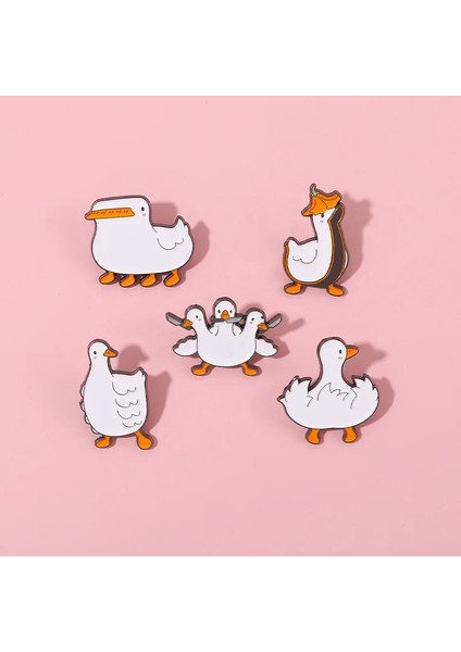 21 Sevimli Ördek Emaye Broş Tabanca Hot Dog Bandana Ördek Tavşan Stetoskop Üç Kafa Ördek Eğlenceli Metal Rozet Kostüm Yaka Pin Takı (Yurt Dışından) fırsatları