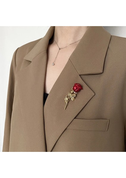 06 2023 Yeni Kırmızı Gül Çiçek Broş Kadınlar Için Zarif Bluz Broş Pin Elbise Lüks Moda Takı Aksesuarları Parti Hediyeler (Yurt Dışından)