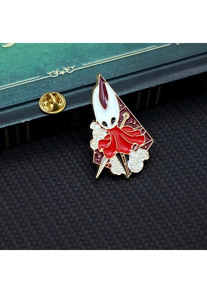 Mavi Oyun Hollow Şövalye Yaka Iğneler Sırt Çantası Broş Kemik Tırnak Soluk Kral Metal Emaye Pin Broş Kadın Erkek Rozeti Takı (Yurt Dışından) indirimleri