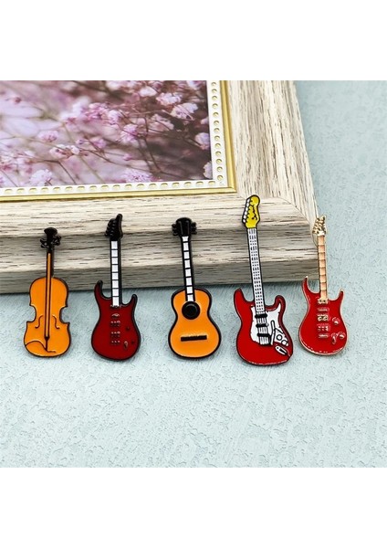 Stil-22 Müzik Bölümü Gitar Keman Tasarım Metal Emaye Broş Karikatür Sevimli Sanat Enstrüman Amblemi Pimleri Takı Giyim Aksesuarları (Yurt Dışından) fiyatları