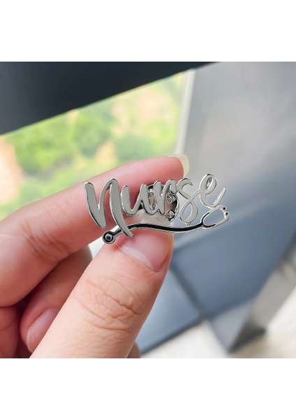 A3-P222-S Hanreshe Tıbbi Hemşire Kelime Pin Stetoskop Yaratıcı Yaka Sırt Çantası Şapka Rozeti Broş Tıp Takı Doktor Hemşire Için (Yurt Dışından) fırsatları