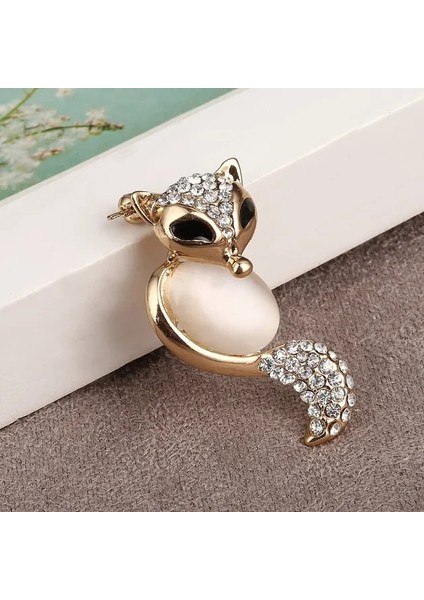 XZ048 Rhinestone Ayar Kanatları Kadınlar Için Altın Kaplama Broş Pins Erkekler Için Takım Elbise Ceket Dekor Pimleri Yılbaşı Hediyeleri Yeni Yıl (Yurt Dışından)