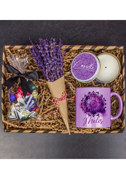 Kişiye Özel Kupa & Çikolatalar & Mum & Lavanta Buketi Hediye Kutusu 111731