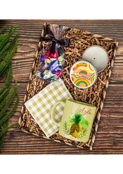 Kişiye Özel Kupa ve Altlığı & Mum & Çikolatalar Hediye Kutusu 111768