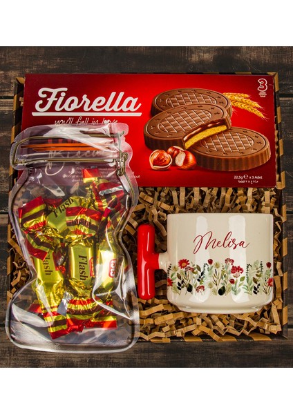 Kişiye Özel Kupa Bardak & Fiorella Crunch Biscuits & Flash Fındıklı Şekerleme Hediye Kutusu 111122