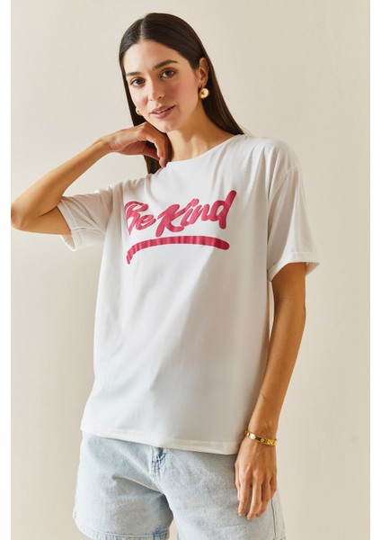 Beyaz Bisiklet Yaka Baskılı T-Shirt 5YXK1-48318-01 modelleri