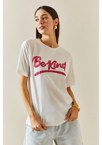 Beyaz Bisiklet Yaka Baskılı T-Shirt 5YXK1-48318-01 fırsatları