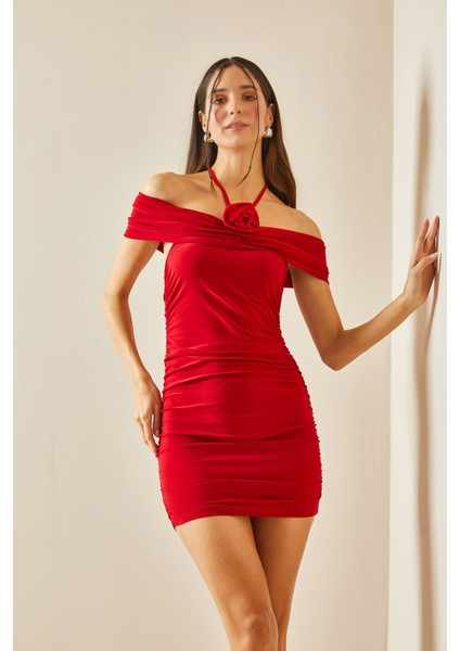 Kırmızı Kayık Yaka Gül Detaylı & Drapeli Mini Elbise 5YXK6-48352-04