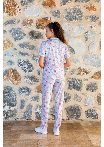 Kadın Mavi Pembe Çiçek Desenli Gömlek T-Shirt Pijama Takımı 24Y4007 fiyatları