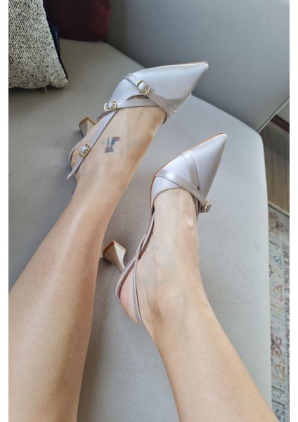 10 35 Topukla Kadın Toka Detaylı Arkası Açık Stiletto Kadeh Topuk Abiye Ayakkabı