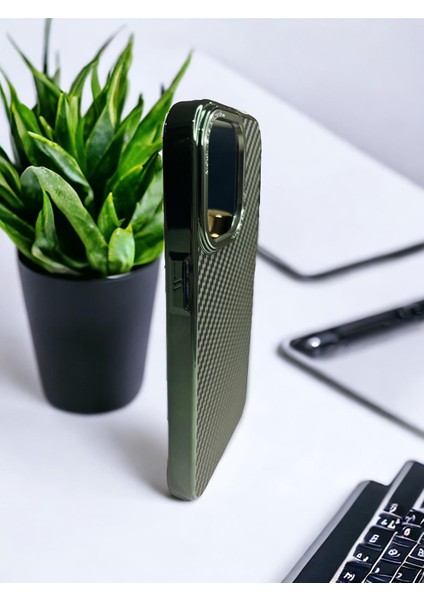 iPhone 13 Pro Brabus Klasik Carbon Kaplama Kaliteli ve Şık Görünüm Yeşil Renk Telefon Kılıfı