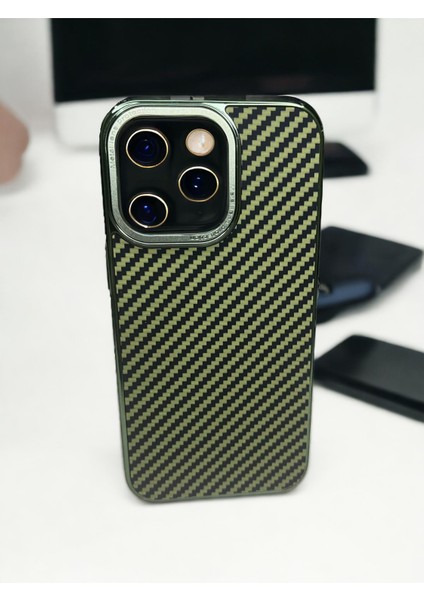 iPhone 13 Pro Brabus Klasik Carbon Kaplama Kaliteli ve Şık Görünüm Yeşil Renk Telefon Kılıfı