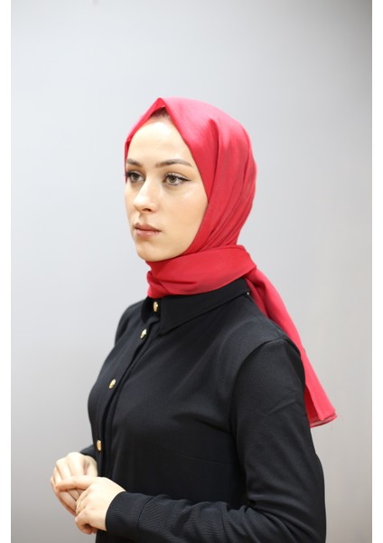 Panama Şal Ürünlerimiz %100 Polyester Kumaştan Üretilmiştir. Ebat: 75 x 185 ;