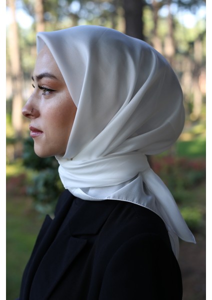 Düz Kristal Tesettür Eşarp Ebat 95 x 95 cm