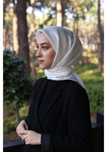 Düz Kristal Tesettür Eşarp Ebat 95 x 95 cm fiyatları