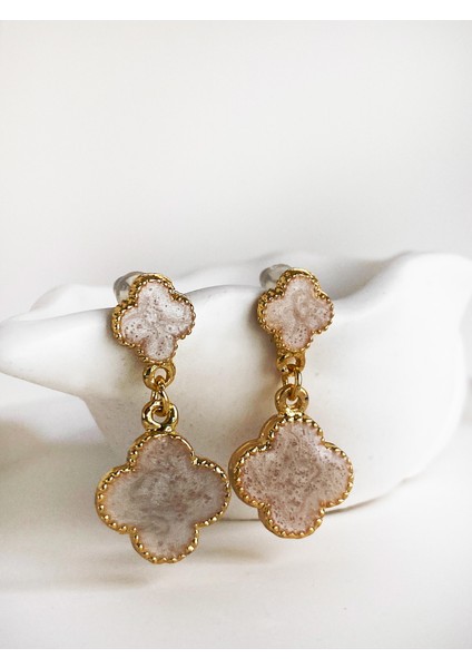 Özel Tasarım Altın Kaplama El Yapımı Beyaz Mine Kaplamalı Yonca Sallantılı Küpe