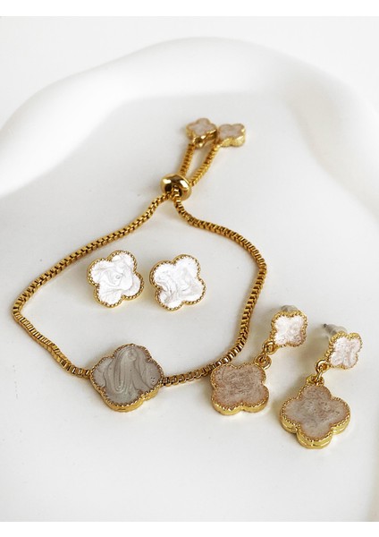 Özel Tasarım Altın Kaplama El Yapımı Beyaz Mine Kaplamalı Yonca Sallantılı Küpe modelleri