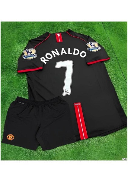 Manchester United 2008 Sezonu Cristiano Ronaldo Çocuk Forması Şort Çorap 3'lü Set (Black)
