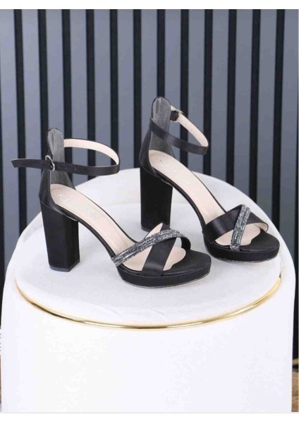 Iki Sıra Taş Detaylı Siyah Platform Abiye Sandalet fiyatları