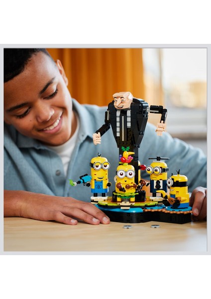 LEGO Despicable Me 4 Yapım Parçalarından Gru ve Minyonlar 75582 -9 Yaş ve Üzeri Çocuklar Için Yaratıcı Oyuncak Model Yapım Seti (839 Parça)