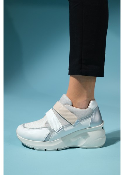 Berge Beyaz Bej Kadın Cırtlı Dolgu Taban Spor Sneakers