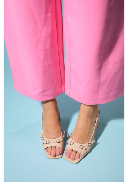 Pandıa Bej Rugan Tokalı Kadın Kalın Topuklu Sandalet fiyatları