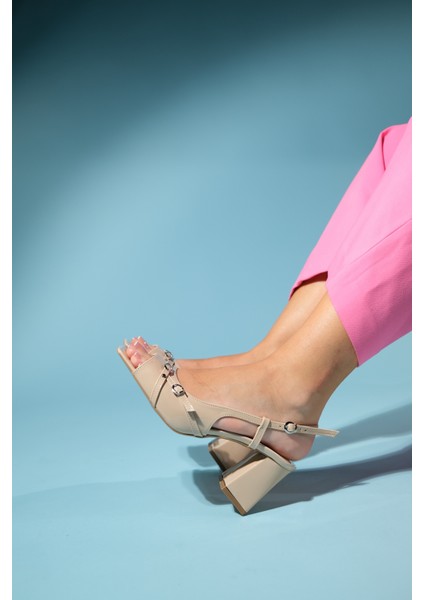 Pandıa Bej Rugan Tokalı Kadın Kalın Topuklu Sandalet fırsatları