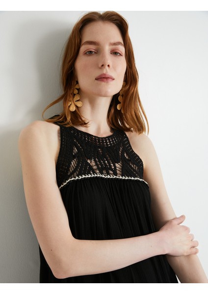 Mini Elbise Volanlı Kroşe Yaka Detaylı fiyatları