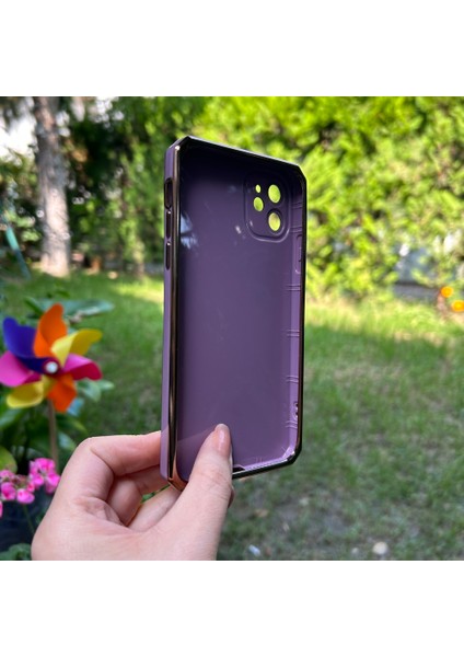 iPhone 11 Kamera Korumalı Altın Renkli Mor Silikon Kılıf