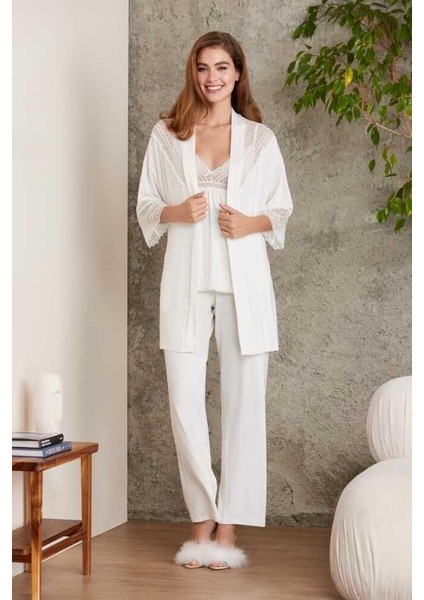 2820 Kadın Ekru Dantelli Penye 3'lü Sabahlıklı Pijama Takım