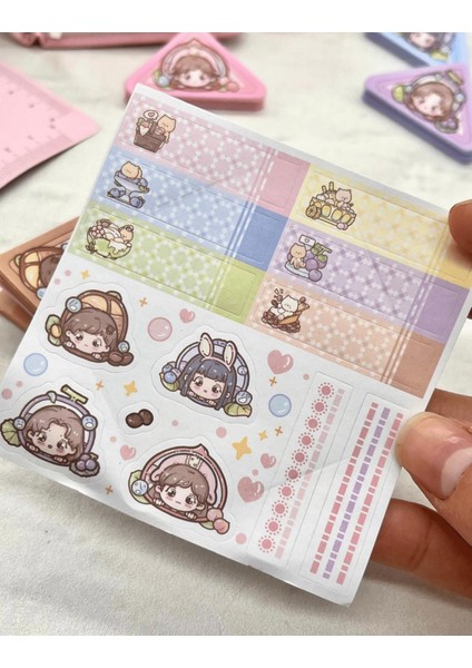 Sevimli Kız 4 Adet Plastik Köşeli Kağıt Klips 1 Yaprak Stıcker/Fotoğraf Mandalı/Ataş/Kitap Ayracı fırsatları