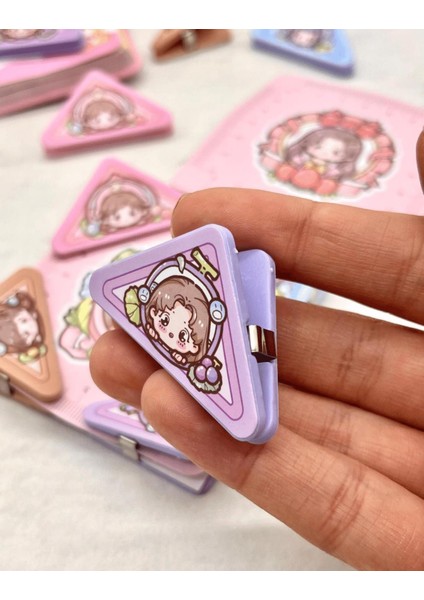Sevimli Kız 4 Adet Plastik Köşeli Kağıt Klips 1 Yaprak Stıcker/Fotoğraf Mandalı/Ataş/Kitap Ayracı indirimleri