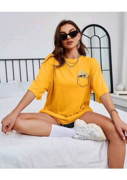 Büyük Beden Özel Tasarım Cep Içi Papatya Baskılı Pamuk Oversize Kadın Battal T-Shırt